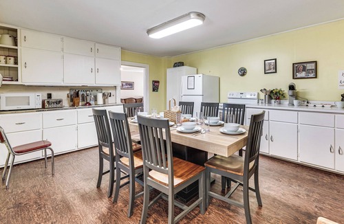 Rockaway Beach Cottage | Fish Off Boat Dock! 1950s Rockaway Beach Cottage
