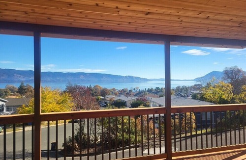 North Lakeport House | Fisherman's Paradise/Cozy Wine Country Retreat in Lakeport with Panoramic View