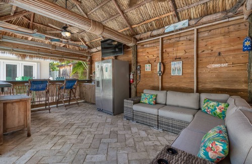 Midtown House | FLAMINGO ROSE ~ Midtown 3 Bedroom, 2 Bathroom Home w/Pool & Parking!
