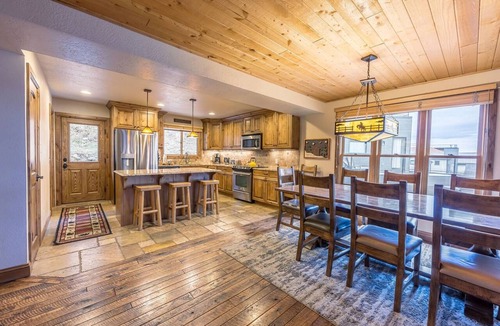Gorgosa House | *Flash Sale* Still Need 4th of July Plans?