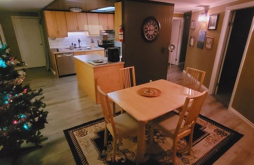 Yellowknife House | Forrest Park Secluded Backyard Nature Retreat with Private Trails Aurora Lights