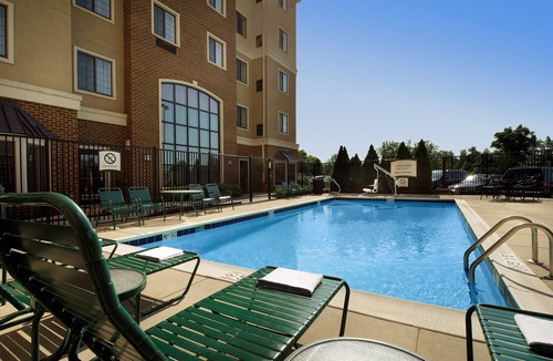 Linthicum Heights Apartment | Free Breakfast. Outdoor Pool. Studio Near the BWI Airport!