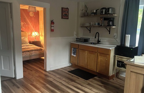 Norwich Apartment | Free coffee and tea +Close to casinos+bus stop+downtown+marina