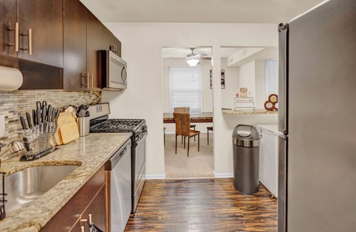 Alexandria West Apartment | Free Parking, Near Old Town, DC Monuments, MGM Casino, and Airport