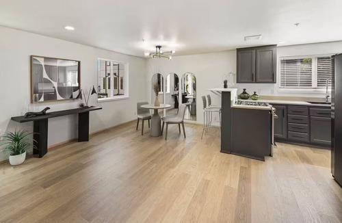 Greenwood Apartment | Fresh & Modern Refurnished Apartment