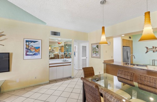 Key West Condo | Frost Free at 1800 Atlantic overlooking Smathers Beach top and the sunrise
