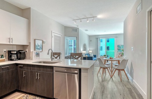 Central Sarasota Apartment | Fully equipped downtown apartment with great amenities.