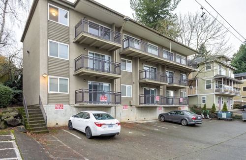 North Queen Anne Apartment | Fully Furnished Private Room in Queen Anne Seattle