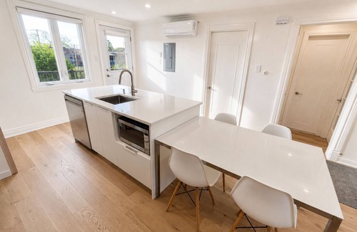 Longue-Pointe Apartment | Fully Renovated Furnished 1-Bedroom+Office Apt Appt 4 1/2 entièrement rénové