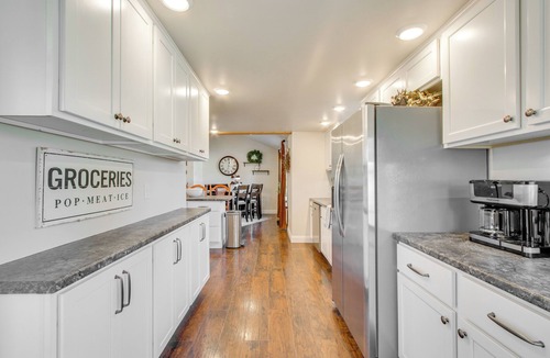 Zanesville House | Fully Updated! Zanesville Home w/River Views