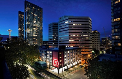 Belltown Hotel | Fun and Funky Room w/Tub Near Seattle Waterfront & Space Needle, Pets Welcome!