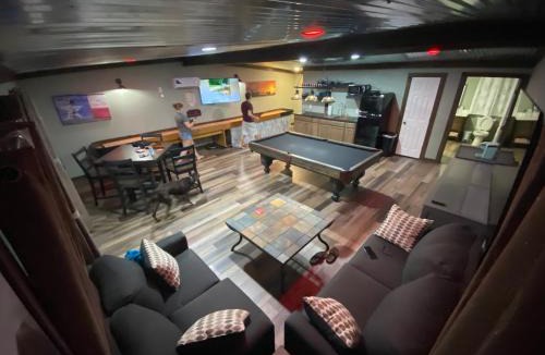 Montgomery House | Game Junction