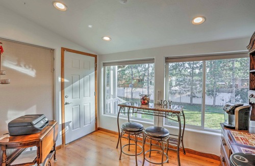 Pinetop-Lakeside Cottage | Game Room, Yard, Deck & Fireplace: Lakeside Home