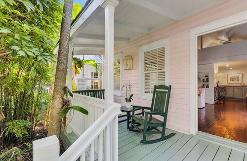 Historic Seaport Cottage | ~GARDENIA COTTAGE~18+ Adult Only cottage near Duval St
