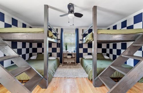 Downtown House | GATHERING HOUSE IN HISTORIC OAKWOOD
