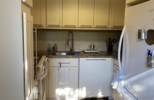 Georgetown Apartment | Georgetown 2 bedrooms, one bathroom , centrally located .