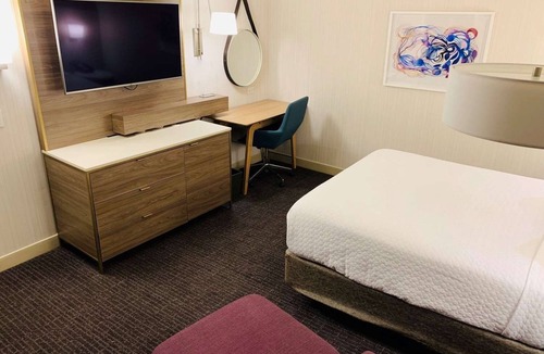 Downtown Columbus Hotel | Get Ready for Blissful Getaway! 4 Posh Units, Pet-Friendly