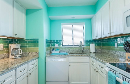 Windy Hill Condo | Get that Caribbean feeling in the Carolinas! Summer rental = Sat - Saturday!