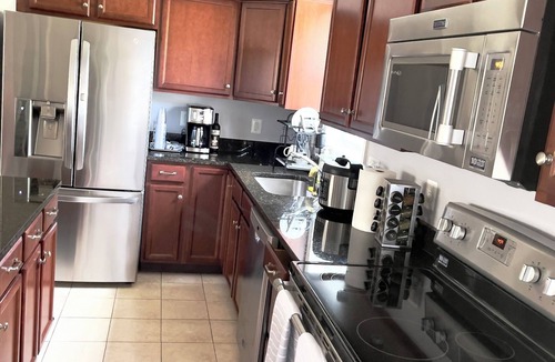Glen Burnie House | Glen Burnie Haven: Your Tranquil Home Away from Home