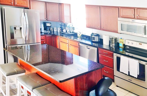 Glen Burnie House | Glen Burnie Haven: Your Tranquil Home Away from Home