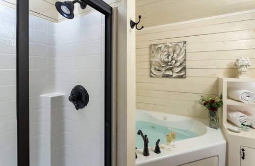 Clarkesville Hotel | Glen-Ella Springs Hotel & Restaurant