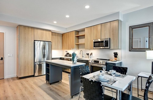 Reston Apartment | Global Luxury Suites at Town Center