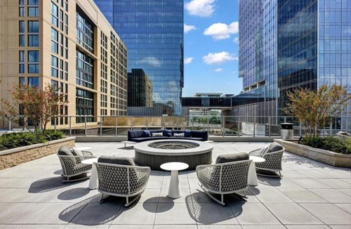 Reston Apartment | Global Luxury Suites at Town Center