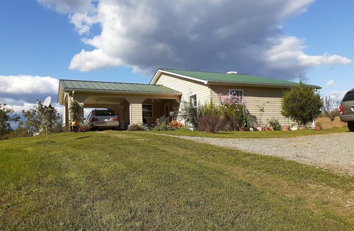 Haywood Cottage | Gobbler Hill Cottage at Rocky Run Sustainable Farm