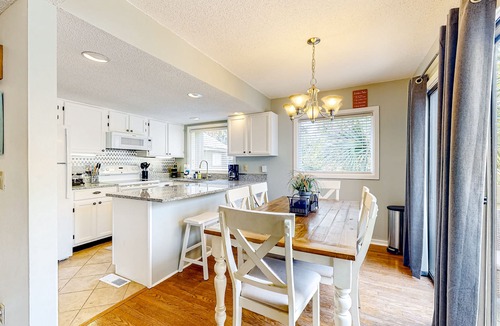 Ocean Ridge Cottage | Golf course-front beach home with full kitchen - close to the beach