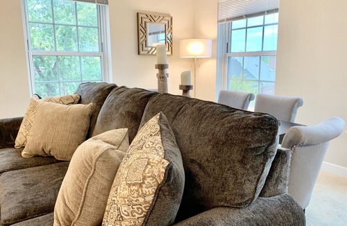 Old Town West Apartment | Gorgeous 2 BR Close to Old Town and 4 Min Walk to Metro With Free Parking
