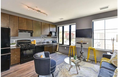 Shaw Apartment | Gorgeous 3-bedroom apartment in Washington for a relaxing getaway
