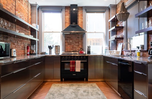 Shaw House | Gorgeous 4 BR/3.5 BA Rowhous U. Steet Area With All New Furnishings!!