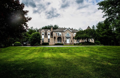 Annandale House | Gorgeous Chateau/House on 1.5 acres - in Annandale Center/mins to Washington DC