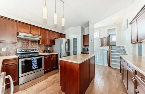 Northwest Edmonton House | Gorgeous home in Newcastle; close to many amenities