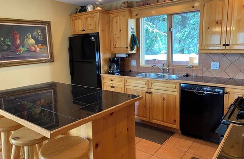 Fernie Ski Chalet | Gorgeous Ski In/Out Chalet. Private Hot Tub
