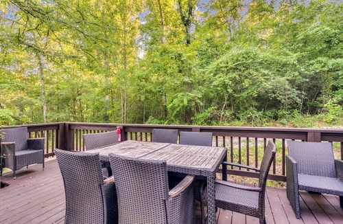 Conyers Cottage | Grand Glamping Haven: Luxe Experience in Nature