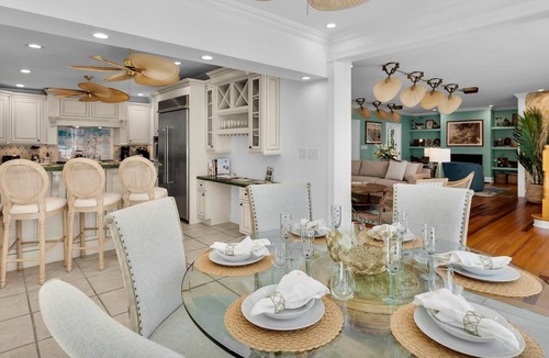 Bahama Village House | *GRAND KEY OASIS @ THE ANNEX* Magnificent Estate & Pool + LAST KEY SERVICES…