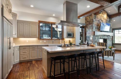 Empire Pass Apartment | Grand Lodge - Four Bedroom #302 - Ski-in ski-out