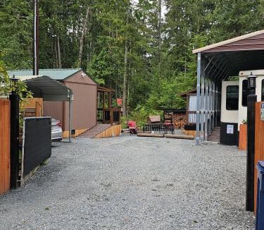 Jordan Road-Canyon Creek House | Granite Falls Tiny House off Mtn Loop, EV, AC, Grill and Pond