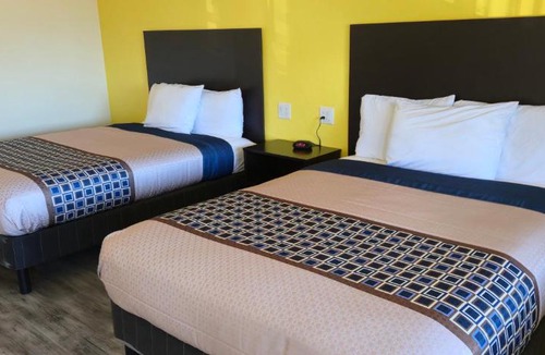 Lodi Hotel | Grapevine Inn