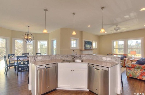 Tuckahoe House | GrayGoose in Duck - Walk to Beach & Private Parking - Resort Style Backyard