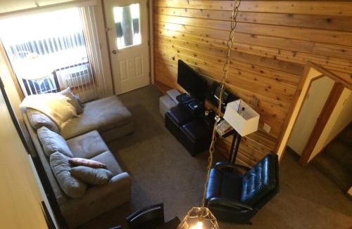 Fernie Hotel | Griz Inn RMC Rentals by Park Vacation Management