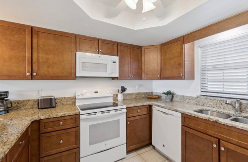 Avon By The Sea Condo | Ground-Floor Cocoa Beach Condo with Steps to the Heated Pool & Pier! ☀️