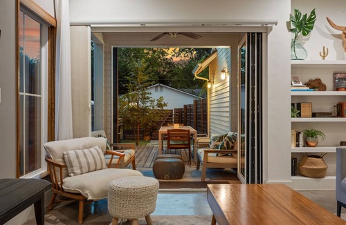 Holly House | Group-Friendly 4BR | Steps from East Austin Fun