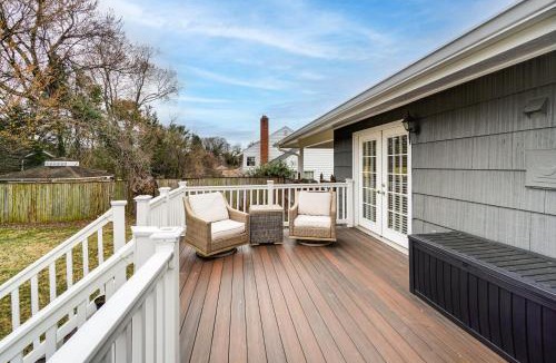 White Oak House | Group Getaway! Modern Silver Spring Home w/Yard