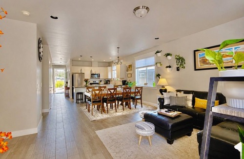 Flagstaff House | Guest Favorite 5BR Family Retreat : Hot Tub, Fire Pit, BBQ & Office room .