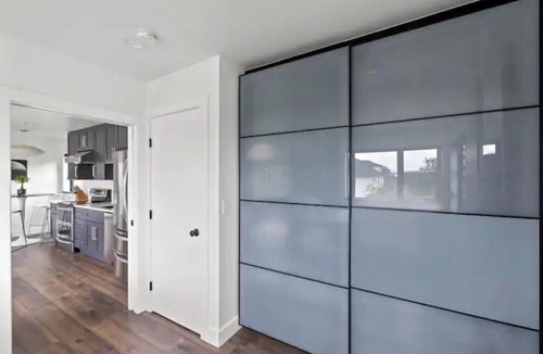 Fremont House | Guesthouse in Phinney Ridge with Rooftop Deck