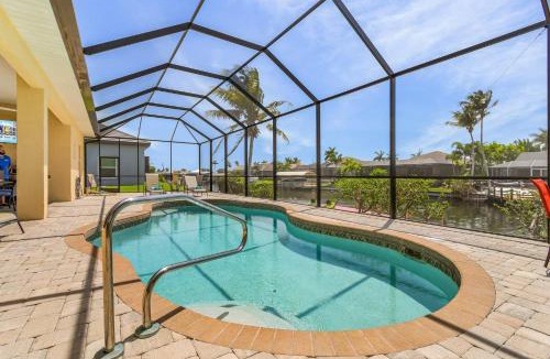 Pelican House | Gulf Access, Kayaks, Heated Pool - Villa Happy Hour - Roelens Vacations