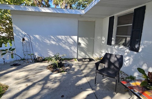Venice Gardens Cottage | Gulf of Mexico is only 4 miles from our Old-Florida 1-bedroom Humble Home