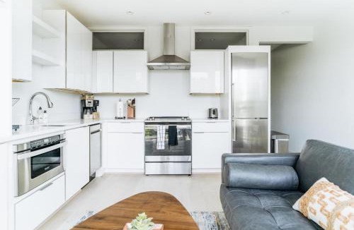 H Street Corridor Apartment | H Street 2br w wd nr bus stops restaurants WDC-761